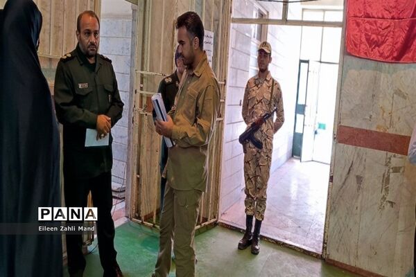 بازیده فرمانده سپاه و فرماندار از رزمایش گردان کوثر بسیج خواهران رباط کریم