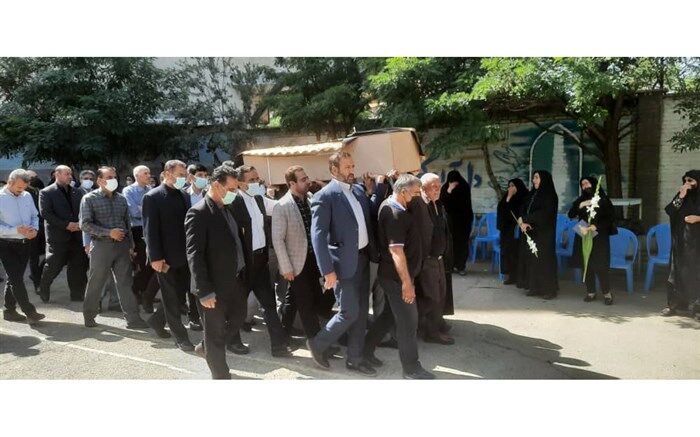 معلم فداکار، مشعل انسانیت و مهربانی را برافروخت تا روشنی بخش مسیر همگان باشد