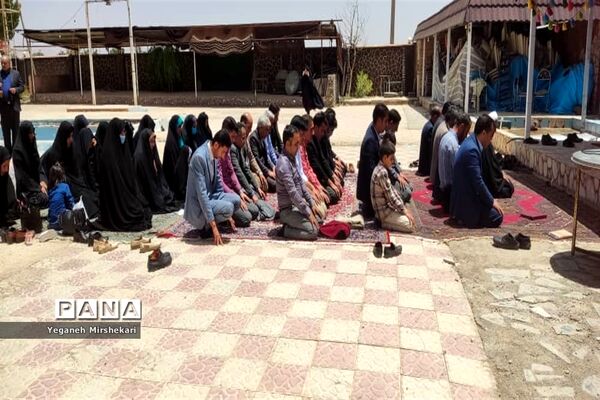 آیین جشن سپاس معلم و گرامیداشت سالروز تاسیس سازمان دانش‌آموزی در سرچهان