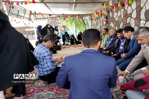 آیین جشن سپاس معلم و گرامیداشت سالروز تاسیس سازمان دانش‌آموزی در سرچهان