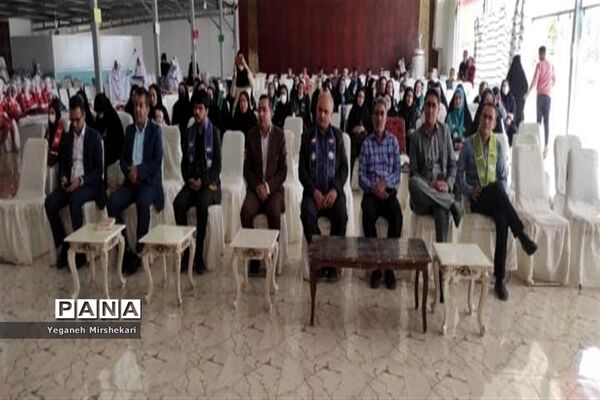 آیین جشن سپاس معلم و گرامیداشت سالروز تاسیس سازمان دانش‌آموزی در سرچهان