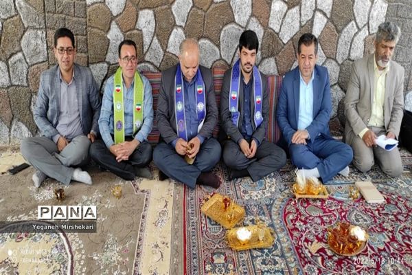 آیین جشن سپاس معلم و گرامیداشت سالروز تاسیس سازمان دانش‌آموزی در سرچهان