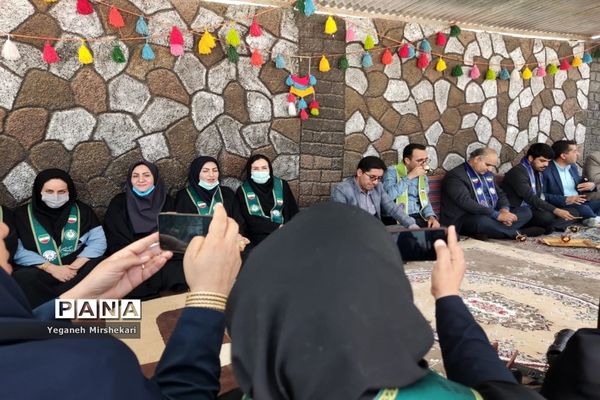 آیین جشن سپاس معلم و گرامیداشت سالروز تاسیس سازمان دانش‌آموزی در سرچهان