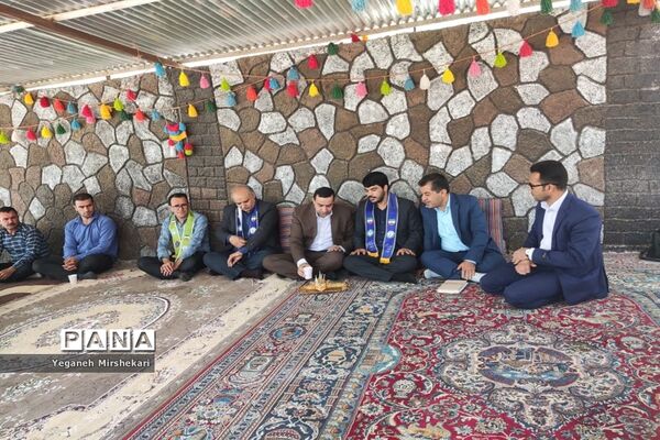 آیین جشن سپاس معلم و گرامیداشت سالروز تاسیس سازمان دانش‌آموزی در سرچهان