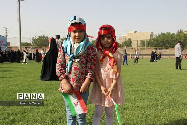 اجتماع باشکوه دهه نودی‌ها درشهرستان اسلامشهر