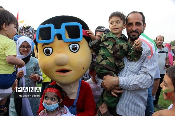 اجتماع باشکوه دهه نودی‌ها درشهرستان اسلامشهر