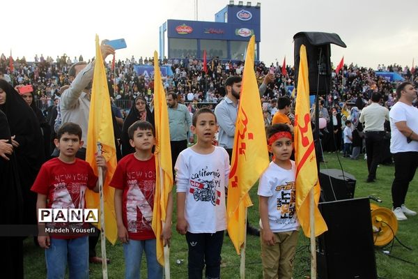 اجتماع باشکوه دهه نودی‌ها درشهرستان اسلامشهر