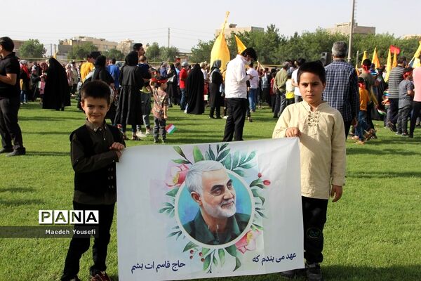 اجتماع باشکوه دهه نودی‌ها درشهرستان اسلامشهر