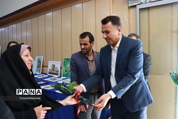 افتتاح نمایشگاه آثار هنرجویان هنرستان رازی کاشمر