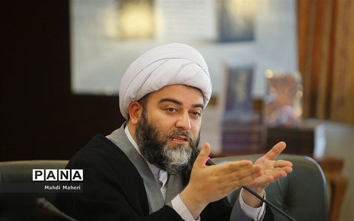 باید تا ابد از نظریه انقلاب اسلامی دفاع شود