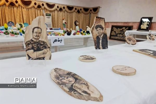 نمایشگاه کتاب و صنایع‌دستی در امیدیه