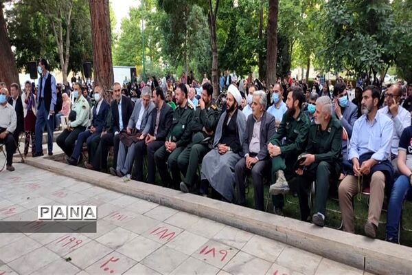 اجتماع ۶۰۰ نفری دهه نودی های شهرستان نظرآباد