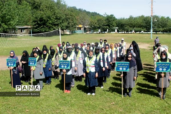 گرامیداشت سالروز تاسیس سازمان دانش‌آموزی و برگزاری مانور تشکیلاتی مربیان پیشتاز در گلستان