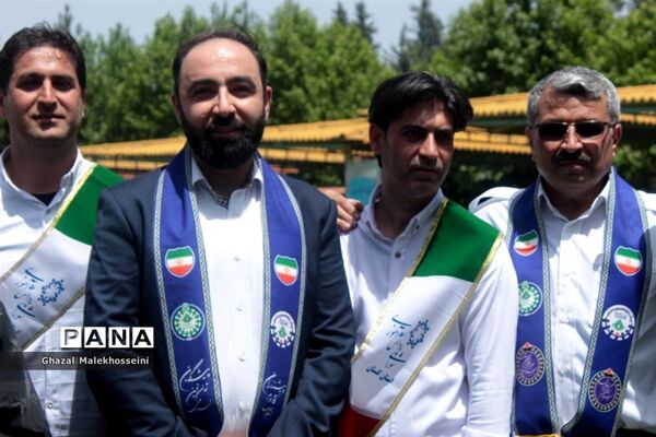 گرامیداشت سالروز تاسیس سازمان دانش‌آموزی و برگزاری  مانور تشکیلاتی مربیان پیشتاز در گلستان
