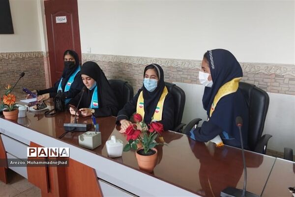 جلسه توانمند‌سازی یازدهمین مجلس دانش‌آموزی پسران و دختران در شهرستان قرچک