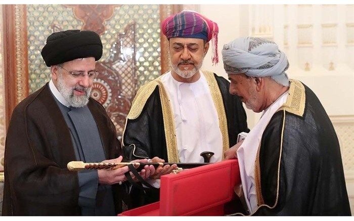 هدیه متفاوت عمانی‌ها به آیت‌الله رییسی