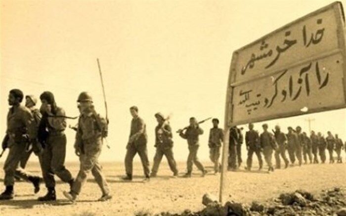 رمز پیروزی در برابر استکبار، خداباوری و ولایت‌مداری است