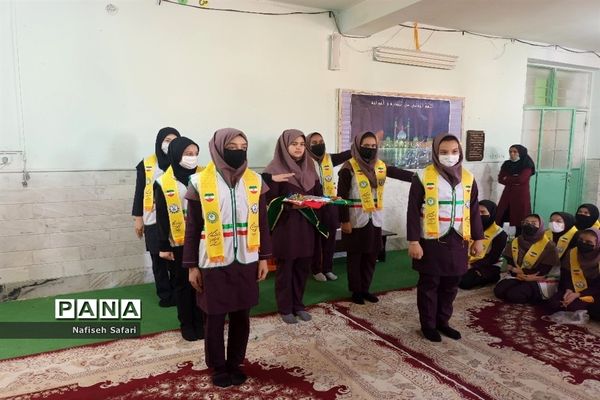 کارگاه آموزش مهارت‌های پیشتازان در مدرسه حضرت معصومه(س) جعفرآباد