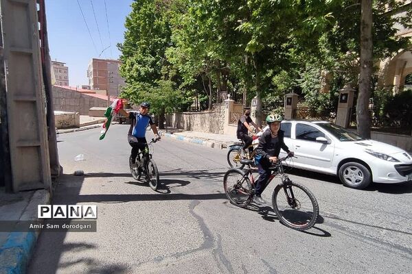 برگزاری مانور دوچرخه‌سواری به‌مناسبت آزادسازی خرمشهر در رودهن