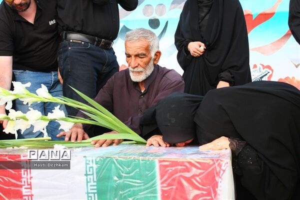 مراسم گرامیداشت شهید تازه تفحص شده دفاع مقدس شهید محمد علیپور اصطهباناتی در شیراز