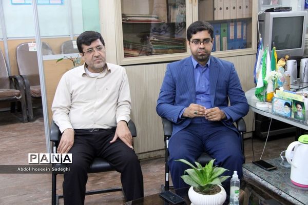 نشست معاون پرورشی و فرهنگی آموزش و پرورش استان بوشهر با کارکنان سازمان دانش‌آموزی