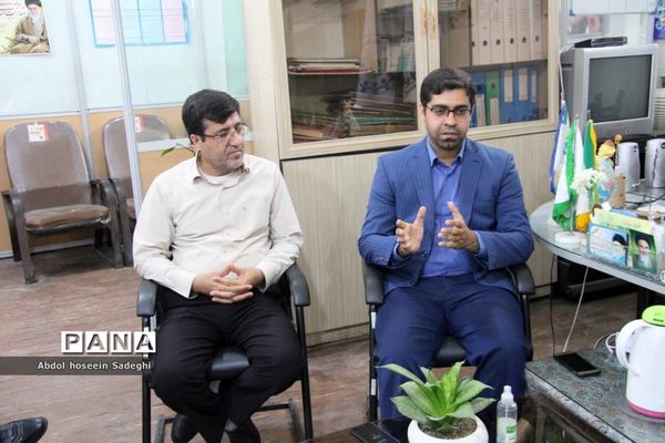 نشست معاون پرورشی و فرهنگی آموزش و پرورش استان بوشهر با کارکنان سازمان دانش‌آموزی