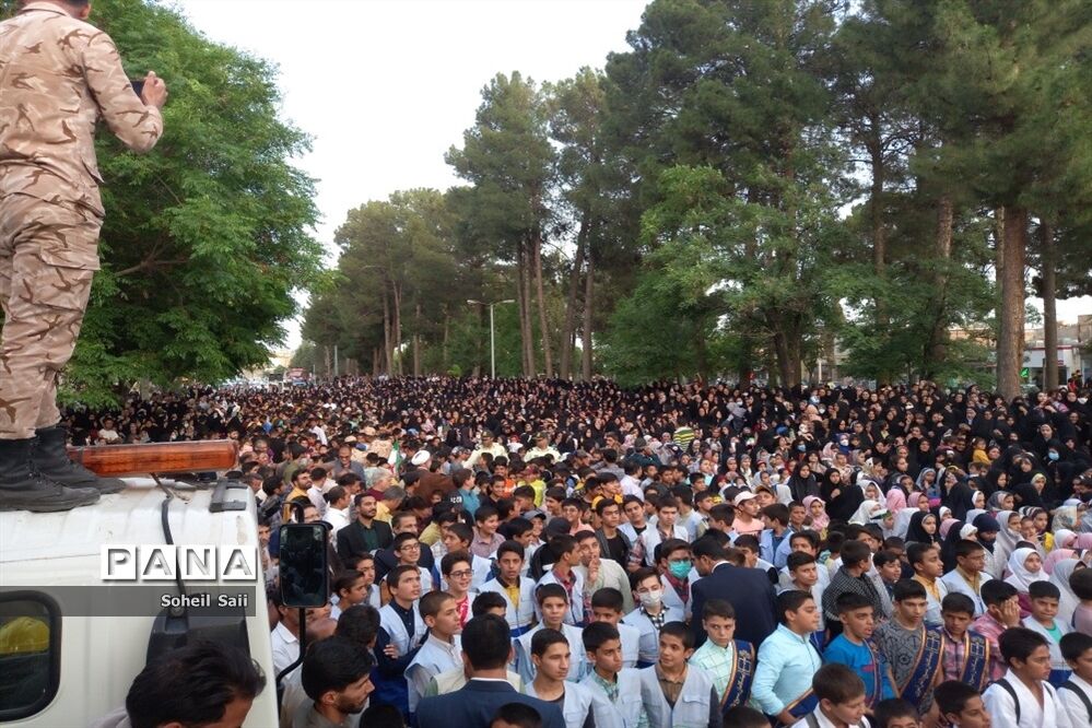 اجتماع دهه نودی‌های خلیل آبادی