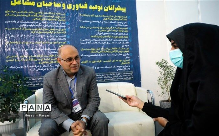 دانش‌آموزان را به سمت رشته‌های مهارتی سوق دهیم
