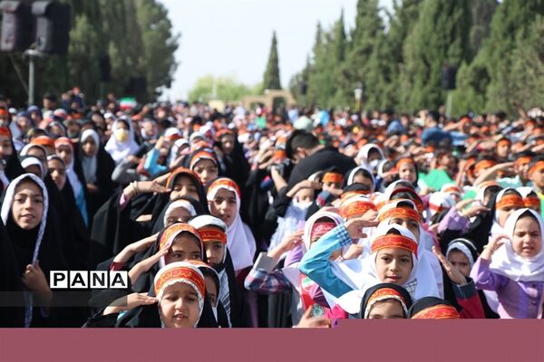 پویش سلام فرمانده با حضور دهه نودی‌های ابرکوه