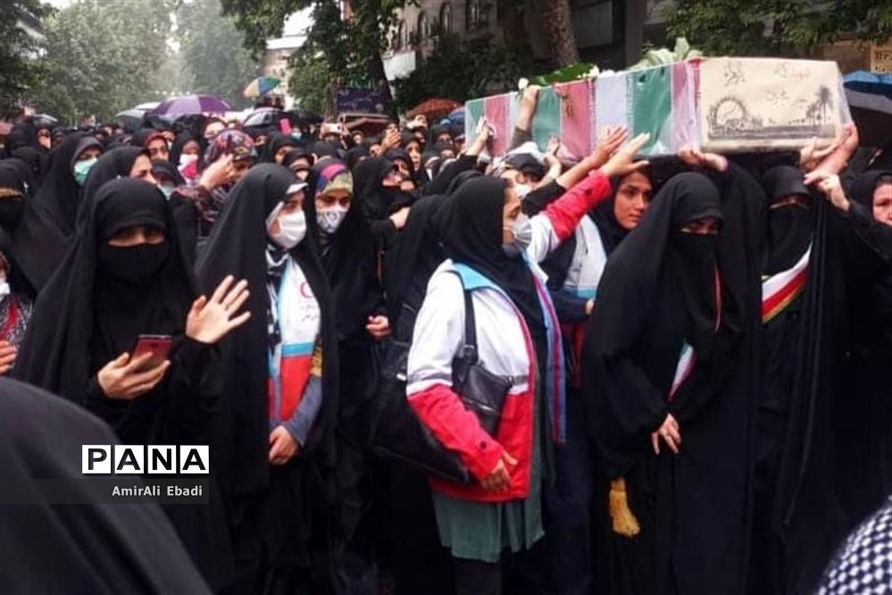 حضور جوانان هلال احمر ساری در مراسم تشییع پیکر شهید گمنام