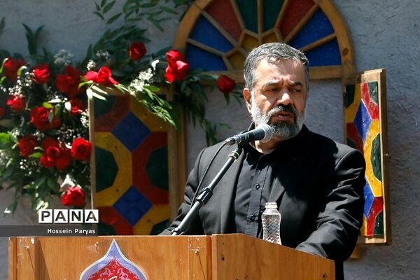 آیین تشییع دو شهید گمنام دانش‌آموز در اردوگاه شهید باهنر تهران