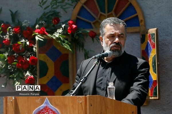 آیین تشییع دو شهید گمنام دانش‌آموز در اردوگاه شهید باهنر تهران