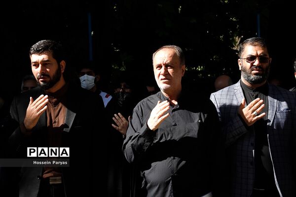 آیین تشییع دو شهید گمنام دانش‌آموز در اردوگاه شهید باهنر تهران