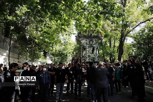 آیین تشییع دو شهید گمنام دانش‌آموز در اردوگاه شهید باهنر تهران