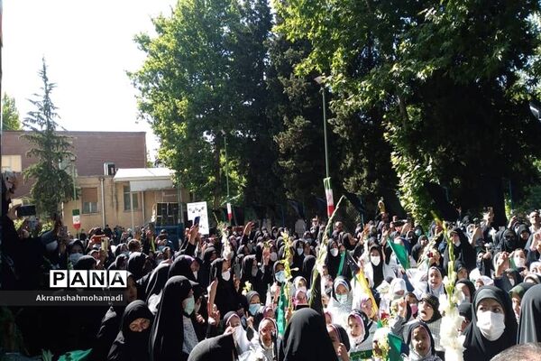 آیین تشییع و تدفین شهدای گمنام دانش‌آموزی در اردوگاه شهید باهنر