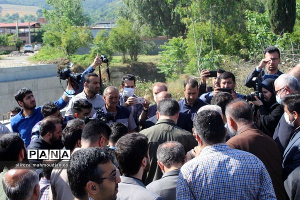 بازدید استاندار مازندران از روستای تیله‌نو گلوگاه