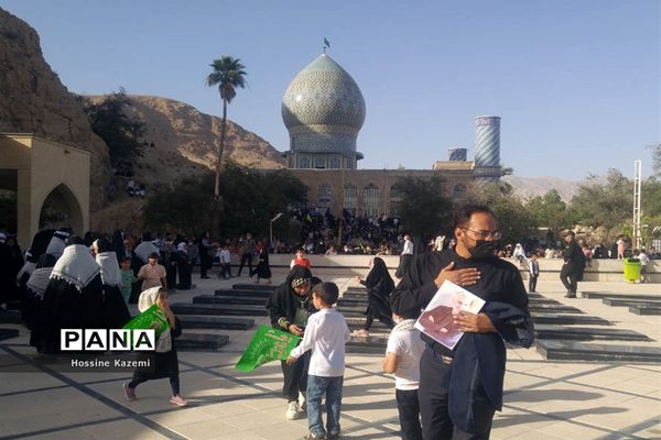 طنین نوای «سلام فرمانده» در گلزار شهدای داراب