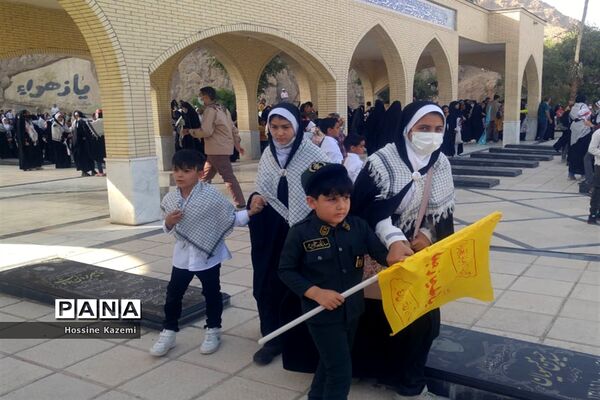 طنین نوای «سلام فرمانده» در گلزار شهدای داراب