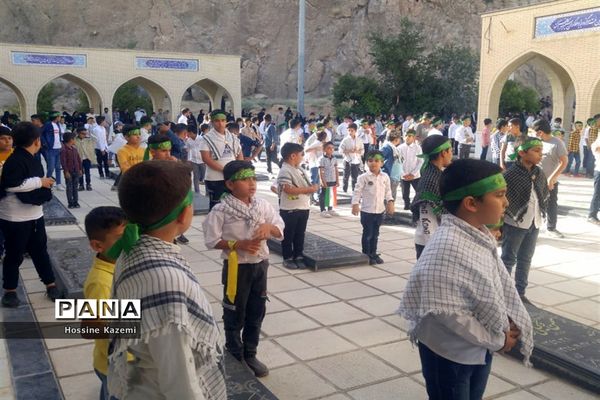 طنین نوای «سلام فرمانده» در گلزار شهدای داراب