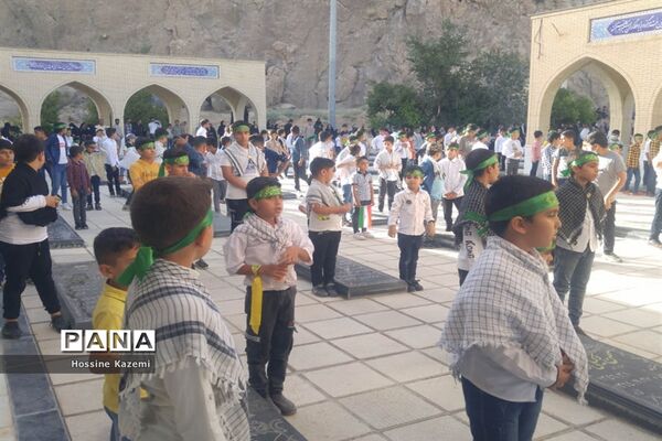 طنین نوای «سلام فرمانده» در گلزار شهدای داراب