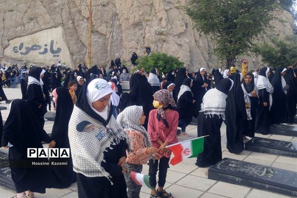 طنین نوای «سلام فرمانده» در گلزار شهدای داراب