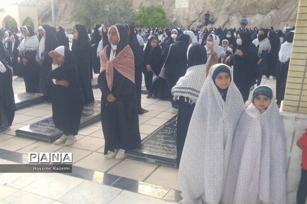 طنین نوای «سلام فرمانده» در گلزار شهدای داراب