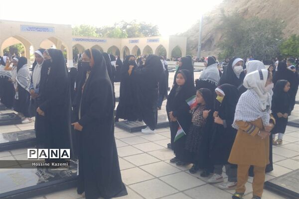 طنین نوای «سلام فرمانده» در گلزار شهدای داراب