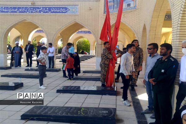 طنین نوای «سلام فرمانده» در گلزار شهدای داراب