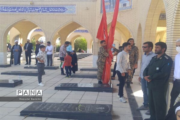 طنین نوای «سلام فرمانده» در گلزار شهدای داراب