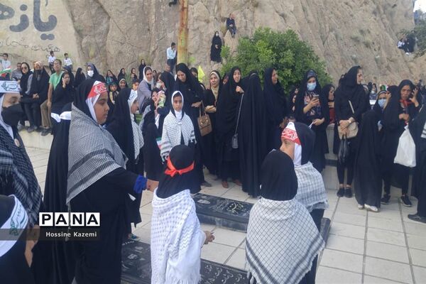 طنین نوای «سلام فرمانده» در گلزار شهدای داراب