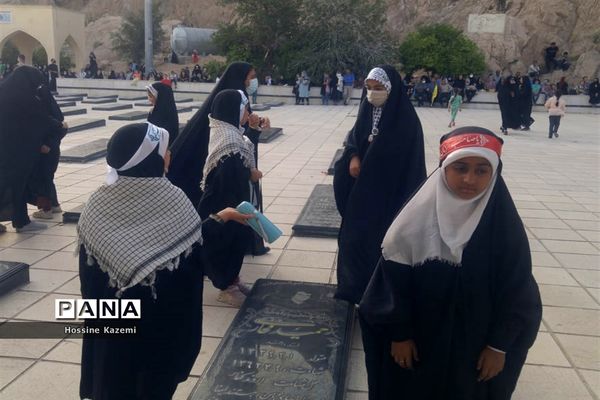 طنین نوای «سلام فرمانده» در گلزار شهدای داراب