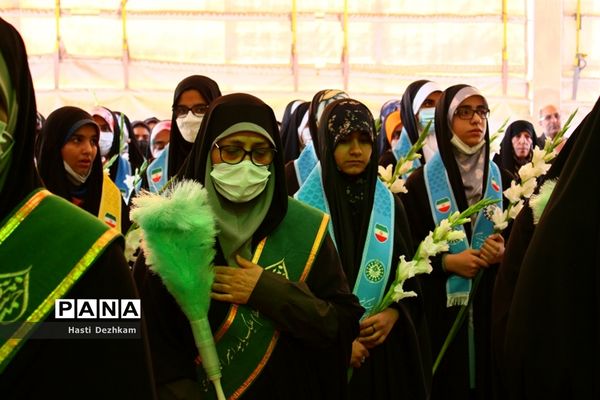 مراسم غبارروبی حرم مطهر حضرت شاهچراغ (ع) توسط دانش‌آموزان پیشتاز سازمان دانش‌آموزی