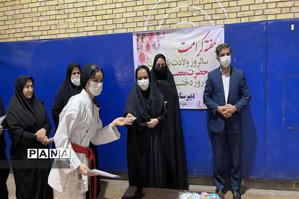 برگزاری مسابقه آمادگی جسمانی در دبیرستان تشکیلاتی وحدت ناحیه یک اهواز