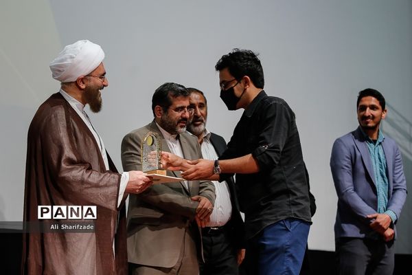 اختتامیه اولین جشنواره شکوه جمعه (عکس و شعر نمازجمعه)